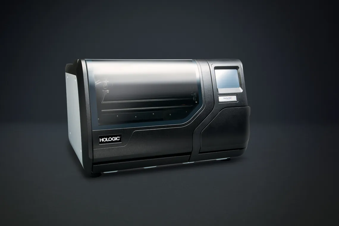 Le système ThinPrep 5000 sur fond sombre