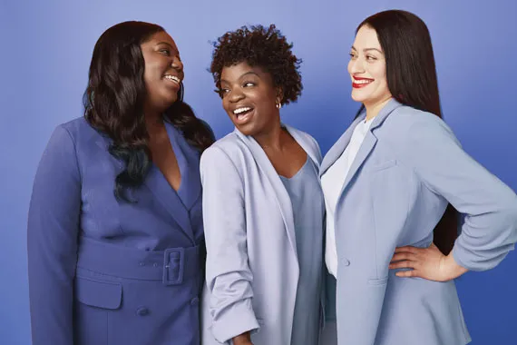 Groupe de femmes se souriant